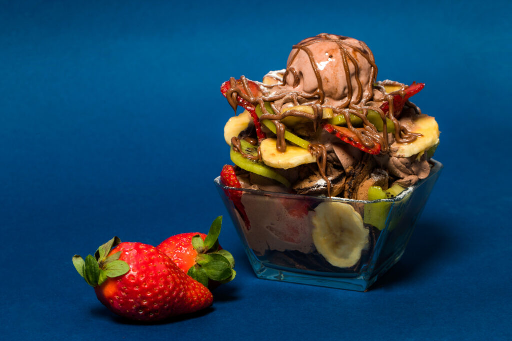 chocolade ice cream with fruits