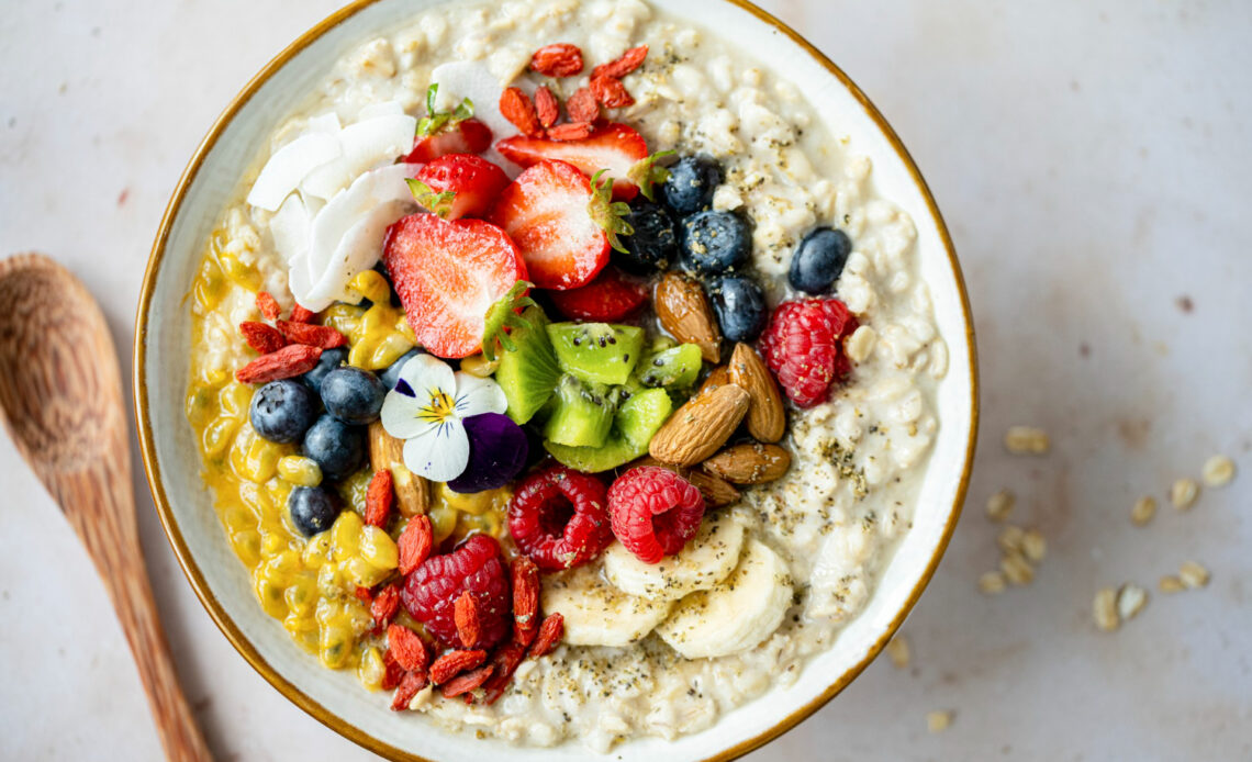 porridge breakfast super bowl healthy lifestyle