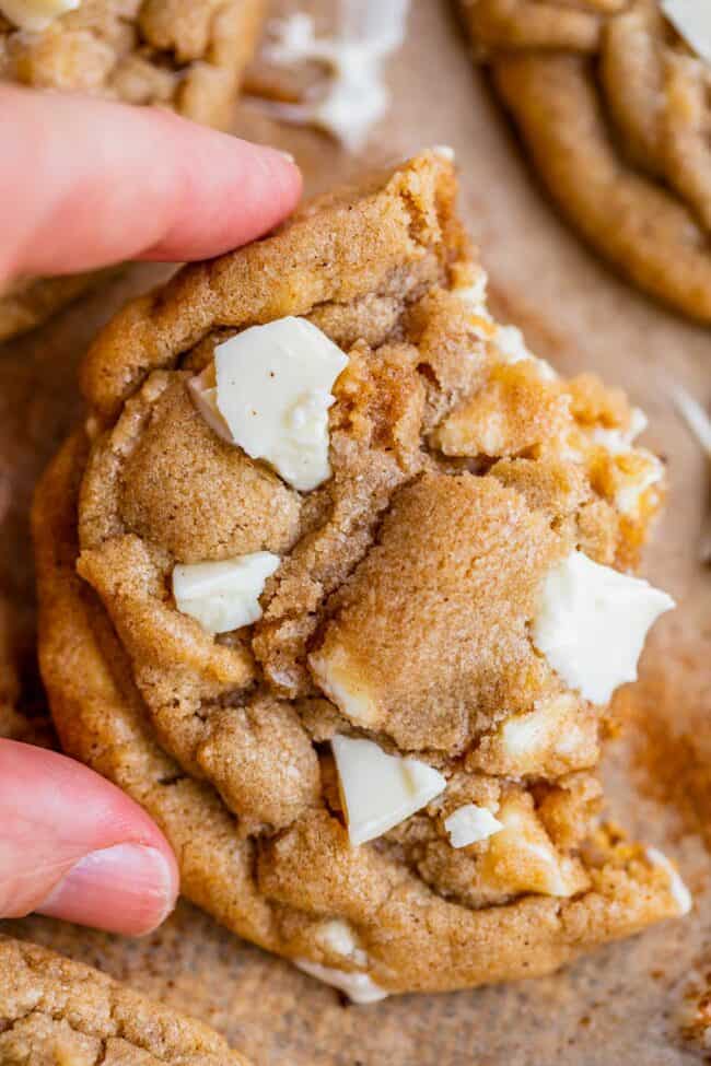 White Chocolate Chip Cookies with Cinnamon 19 650x975 1